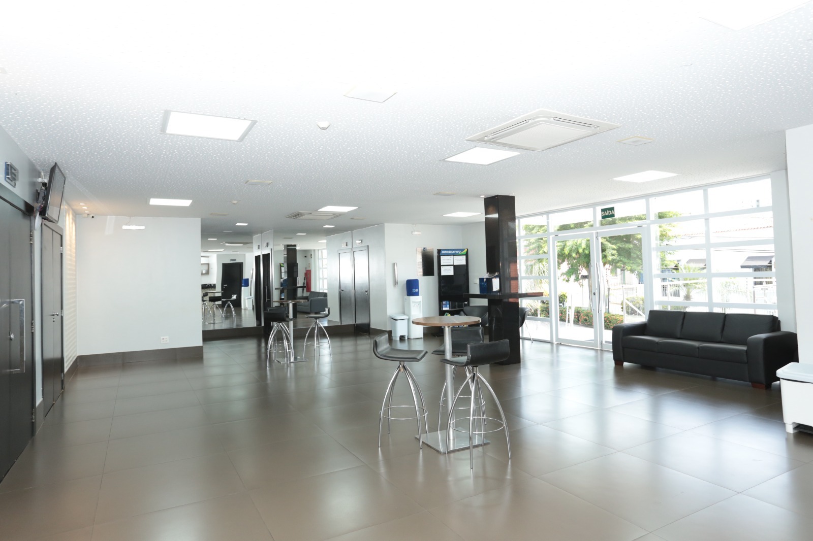 Foyer de entrada da CDL